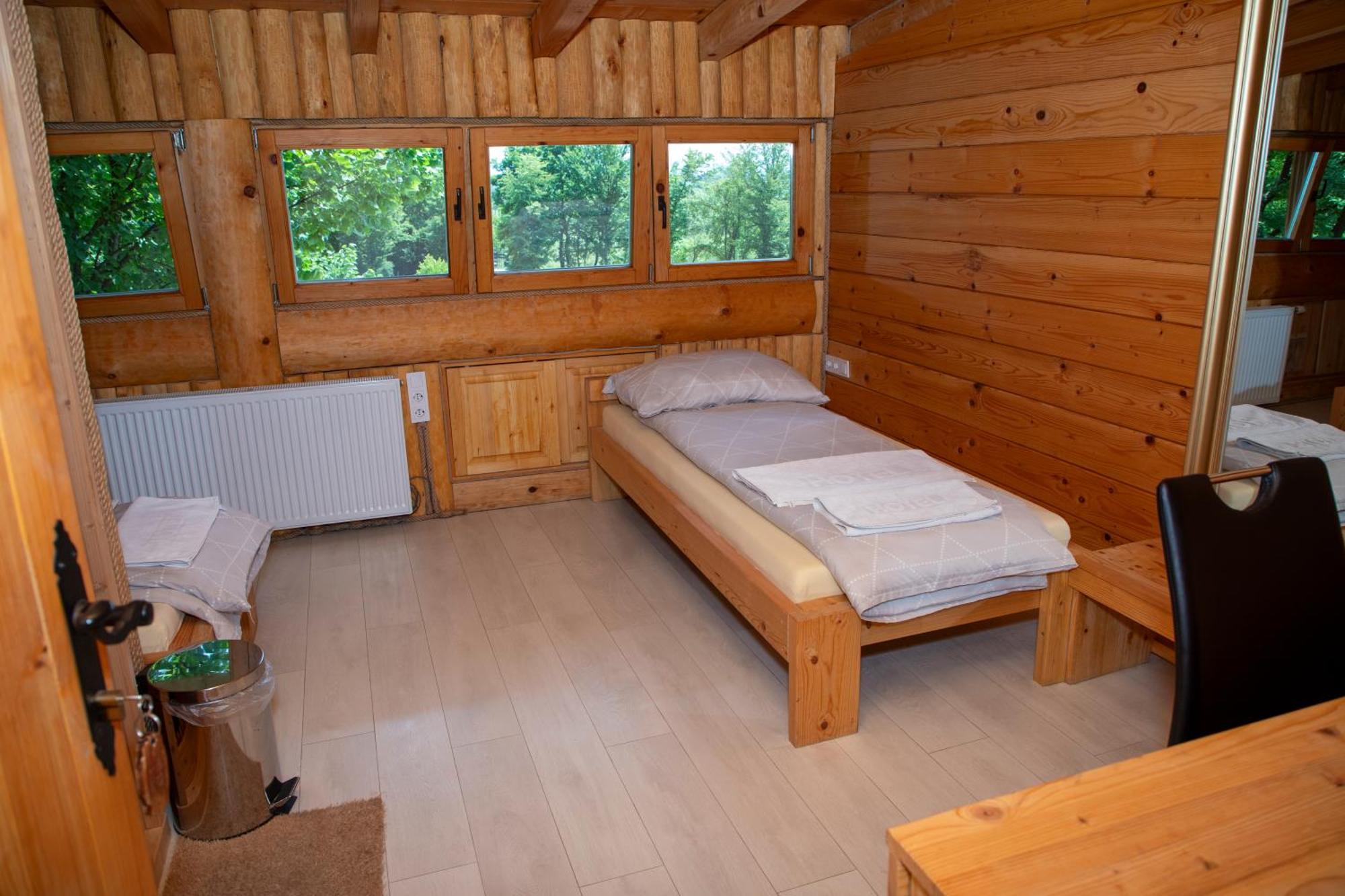 Guest House Mala Prica Zivinice Esterno foto